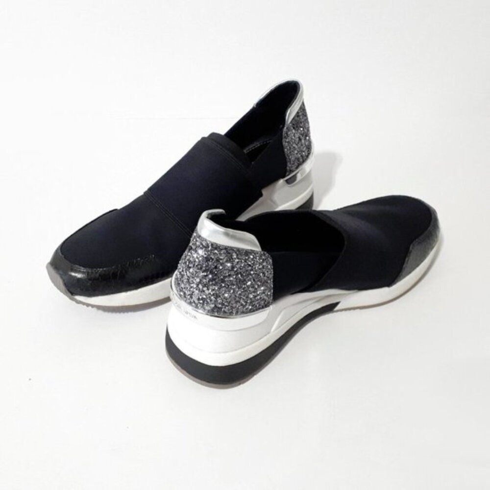 EUC MICHAEL Michael Kors black & white laceless logo sneaker w/ glitter accent 6